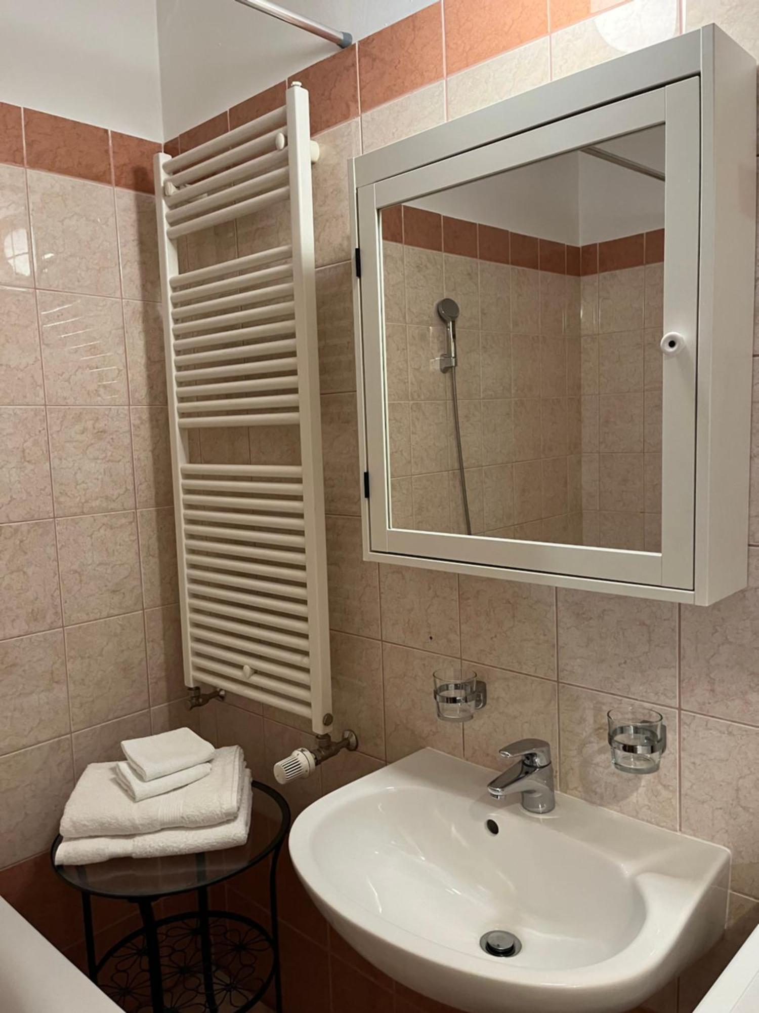 City Center Apartments With Optional Garage بودابست المظهر الخارجي الصورة